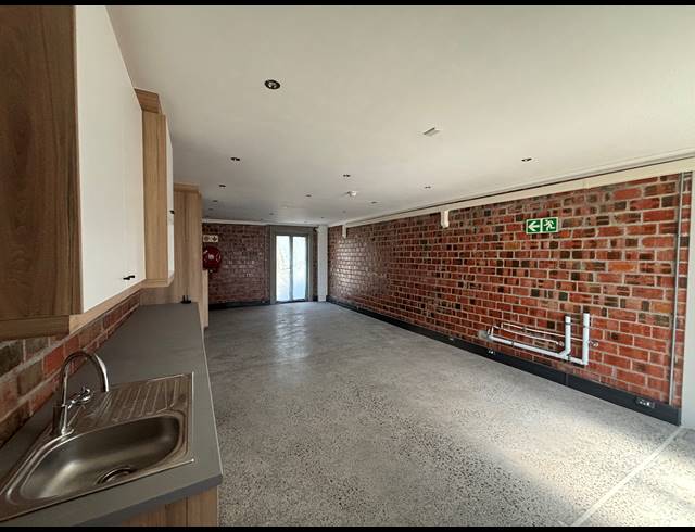 47M² OFFICE TO LET IN PAARDEVLEI